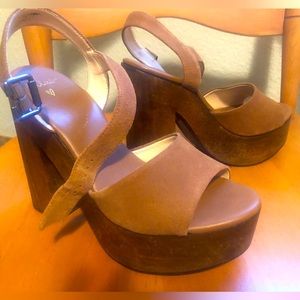Lulus wedge platform sandals size 7